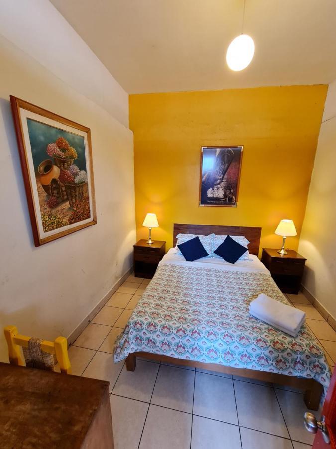 Flying Dog Hostel Лима Экстерьер фото