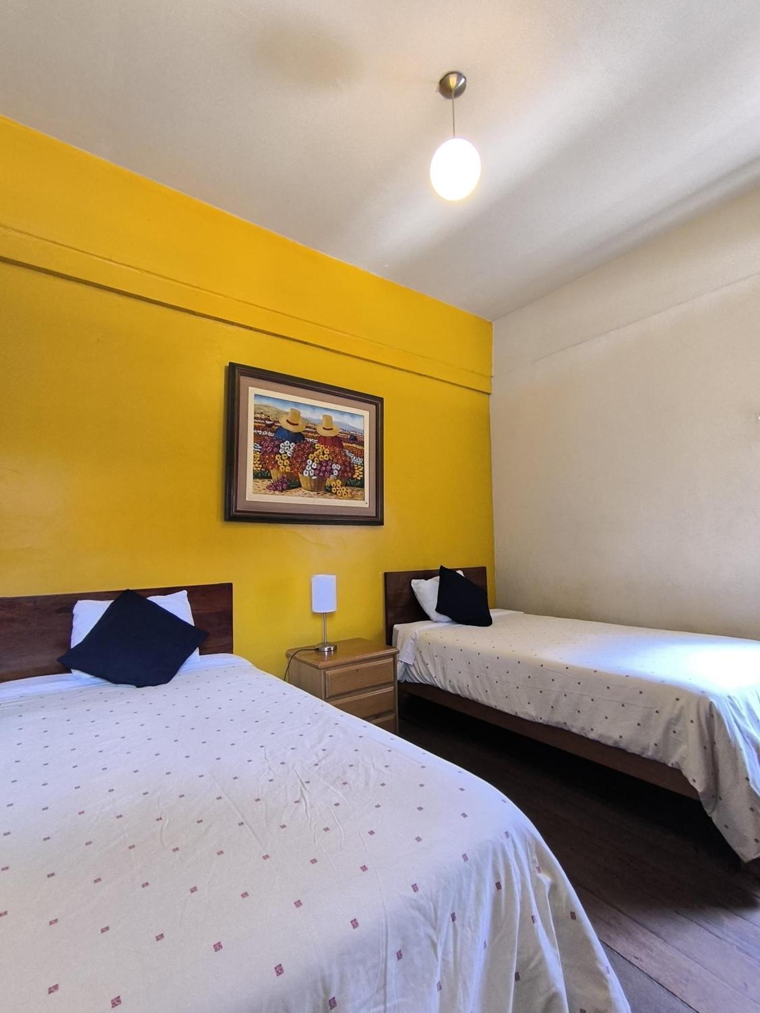 Flying Dog Hostel Лима Экстерьер фото