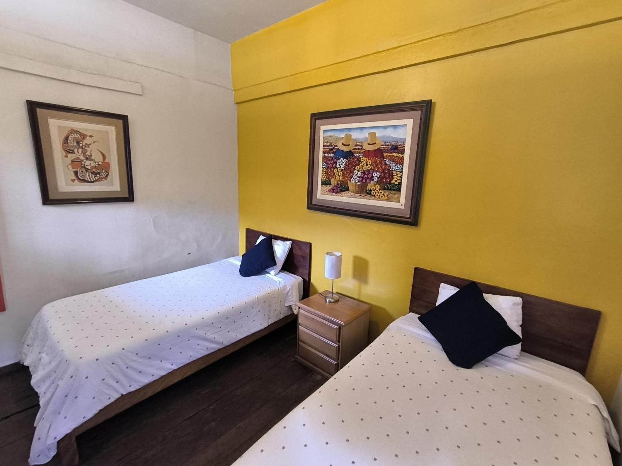 Flying Dog Hostel Лима Экстерьер фото