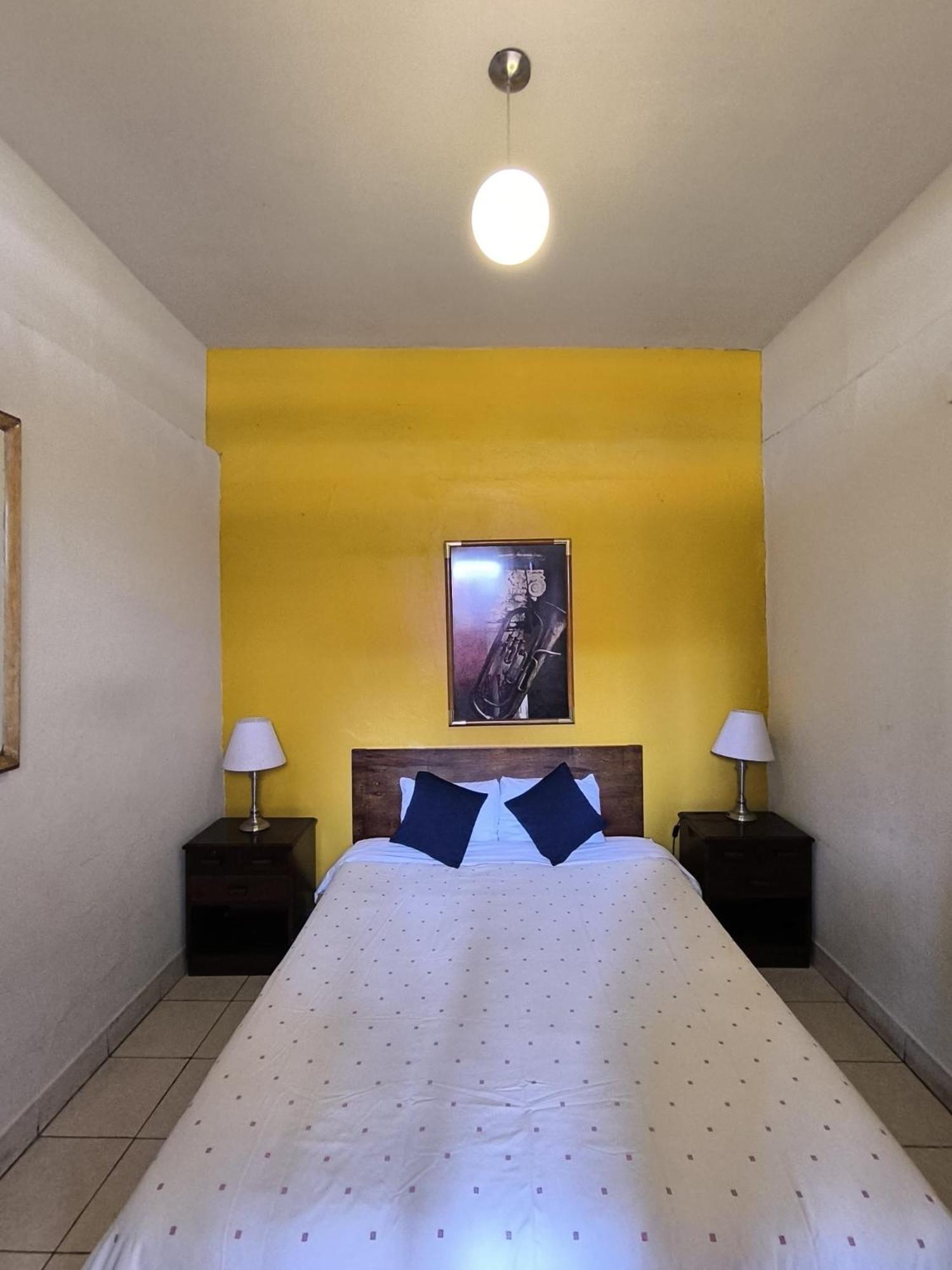Flying Dog Hostel Лима Экстерьер фото