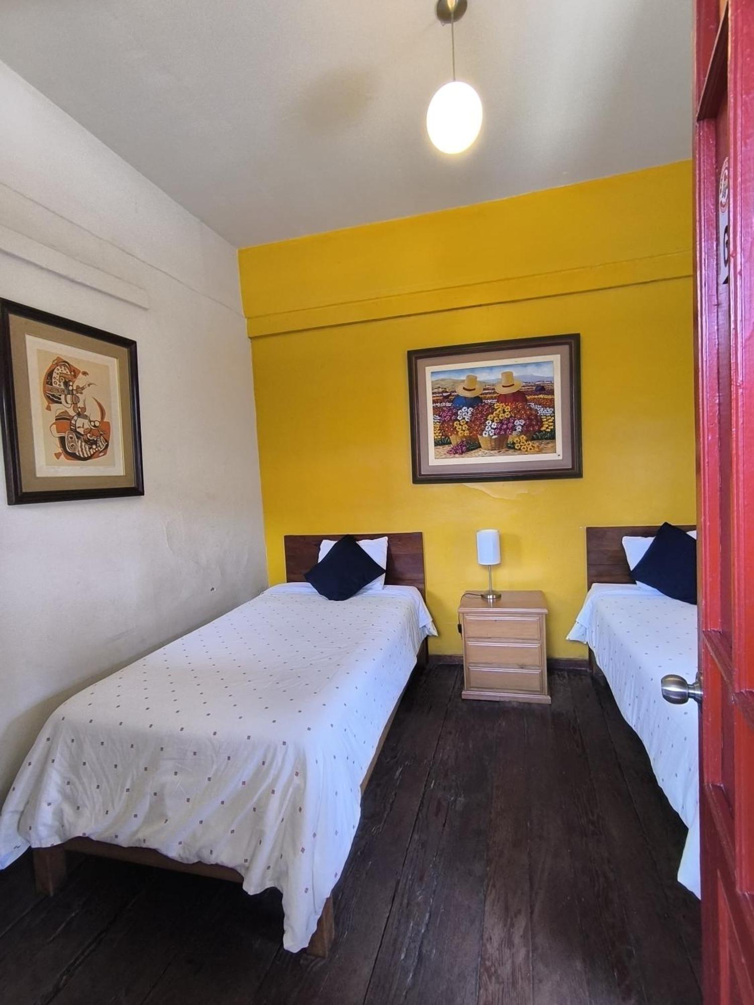 Flying Dog Hostel Лима Экстерьер фото