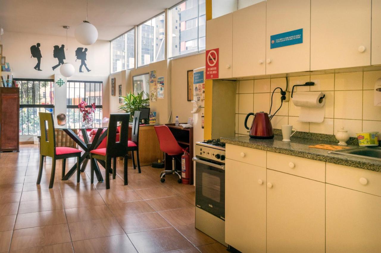 Flying Dog Hostel Лима Экстерьер фото